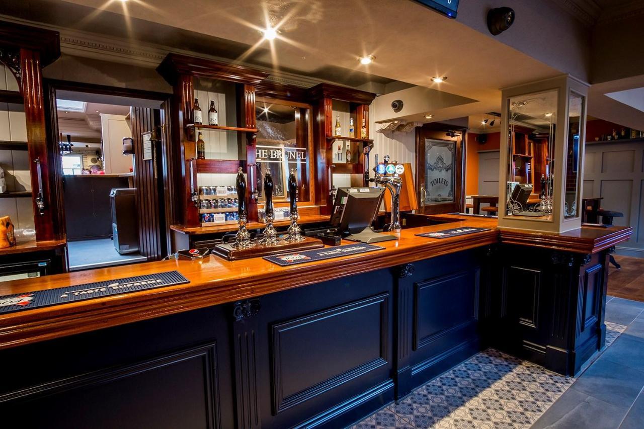 Brunel Inn Солташ Екстериор снимка